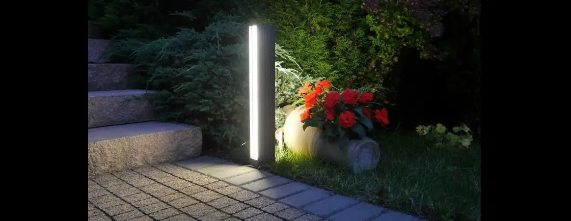 Wyjątkowe pomysły na dekorację ogrodu – wypróbuj stojące lampy ogrodowe!
