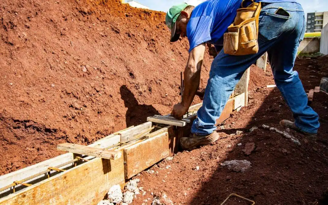 Jak przygotować teren pod budowę domu? Krok po kroku