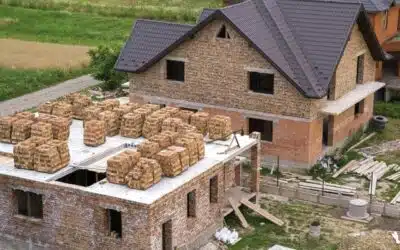 Naturalne Materiały Budowlane: Domy z Gliny i Słomy w Polskich Realiach