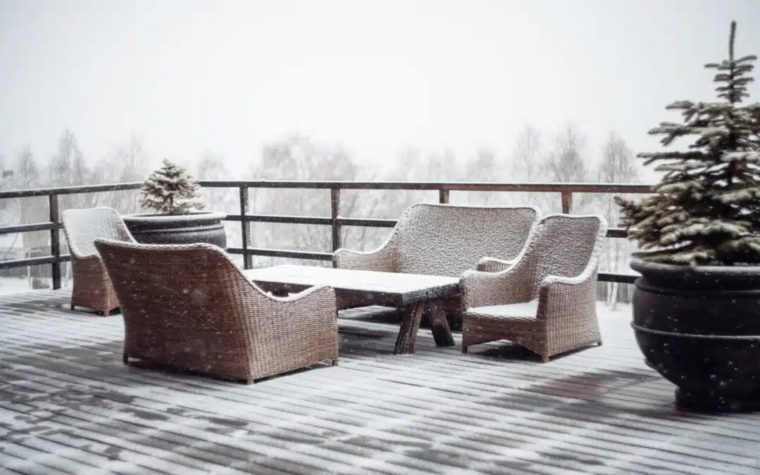 Balkon przed zimą: jak przechować meble, poduszki i akcesoria bez wilgoci?